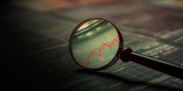 FNCMX-or-QQQ-Which-ETF-is-Best-for-Your-Portfolio-1