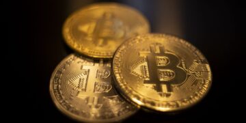 Bitcoin Investors Quiver As Accumulation Trend Nears Zero