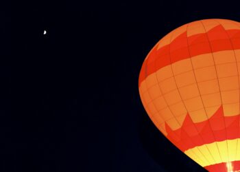 Helium Network Expansion Fuels 13% Gains Despite Weak Market
