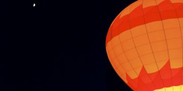 Helium Network Expansion Fuels 13% Gains Despite Weak Market