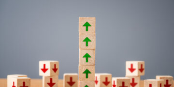 Maker Price Heats Up, Soars 12% In A Week — Is $1,850 The Next Stop?