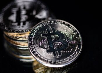 Bitcoin Price Fall Increases Buying Momentum, Pushes Exchange BTC Balances To 6-Year Lows