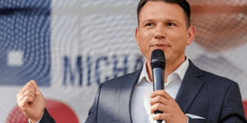 Poland Could Lead with Bitcoin Reserve, Presidential Hopeful Says