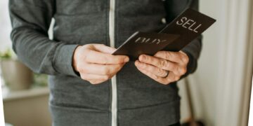 Solana Could Retrace Despite Historic Close, $400 Still On Sight?