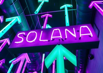 Time to Buy Solana? Expert Reveals SOL Flashing Buy Signal