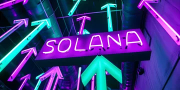 Time to Buy Solana? Expert Reveals SOL Flashing Buy Signal