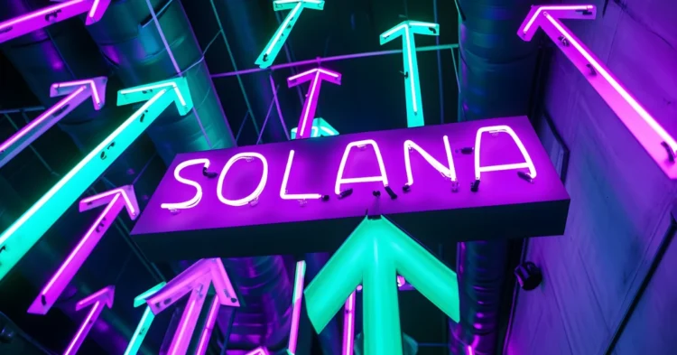 Time to Buy Solana? Expert Reveals SOL Flashing Buy Signal
