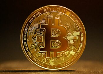Bitcoin Eyes Rebound To $98,600 But Analyst Suggests Caution
